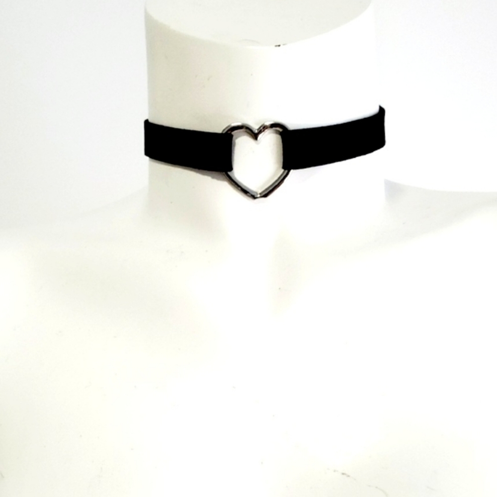 Heart Choker Necklace in Black and Silver